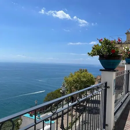 Albori Bilocale Panoramico Vietri